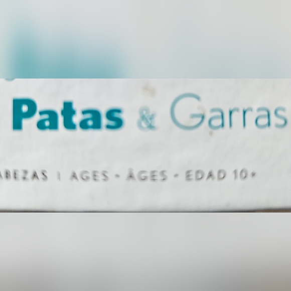 Dogs on a Beach 300 pc Puzzle, complete - Picture 2 of 7